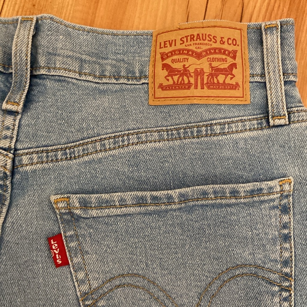 ♥️ HOST PICK ♥️ LEVIS High rise cropped wide leg W27 X L27 - Picture 5 of 6